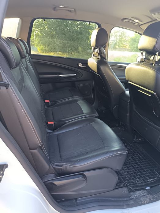 Продавам Ford s-max