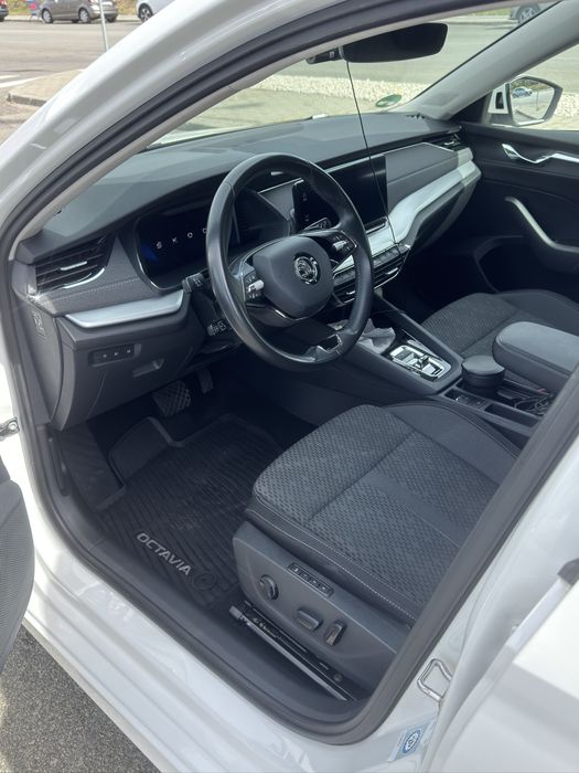 Škoda Octavia IV 2.0 TDI DSG | DCC | Matrix LED
