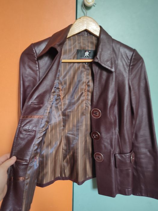 Продам кожаную куртку.