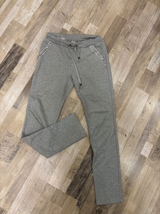 Дамски екип с камъни