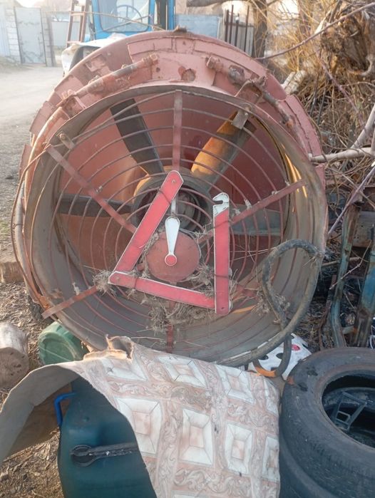 Опрыскиватель сельхозмаш