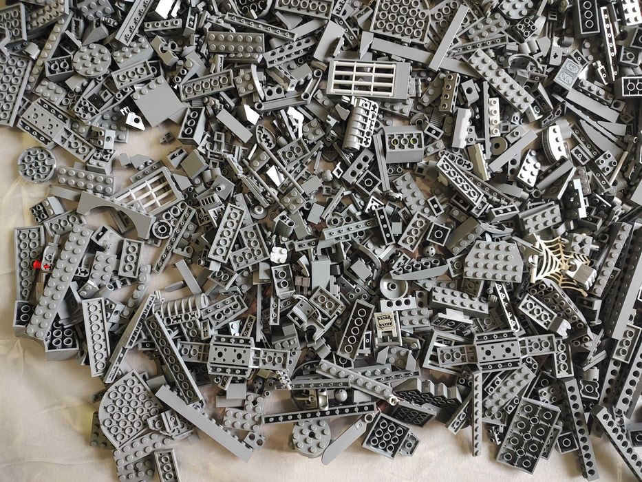 Piese vrac Lego 3 KG (gri, variate)