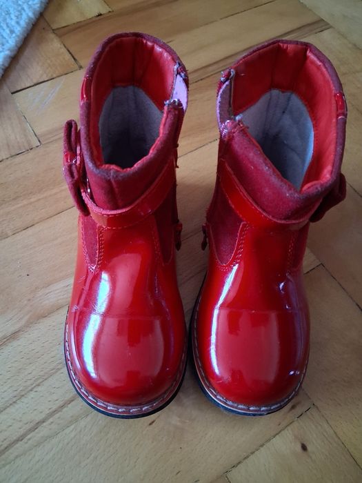 Ghete rosu pt fetite