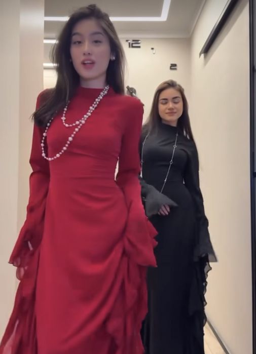 Черное вечернее платье