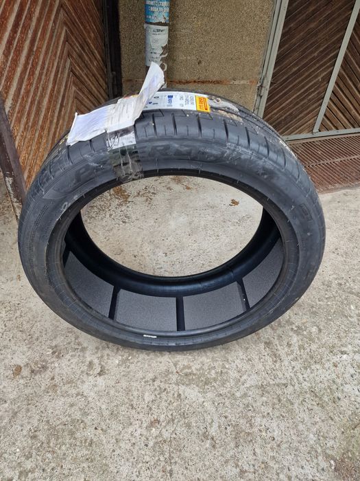 Гума Pirelli PZero 275/40/R22 *Нова*