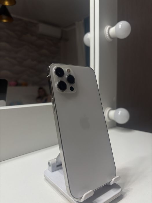 Продам айфон 12 про макс 256гб