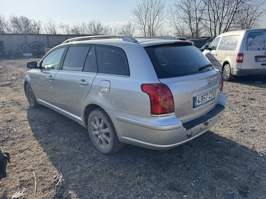 Toyota avensis 2.0 dizel само на части