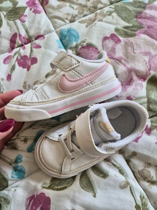 Обувки за момиче 23н.Adidas,Nike,Puma,Reebok,Tommy hilfiger