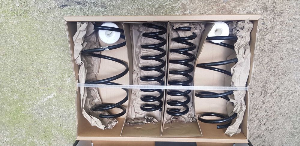 пружини оригинални  bmw f30 xdrive