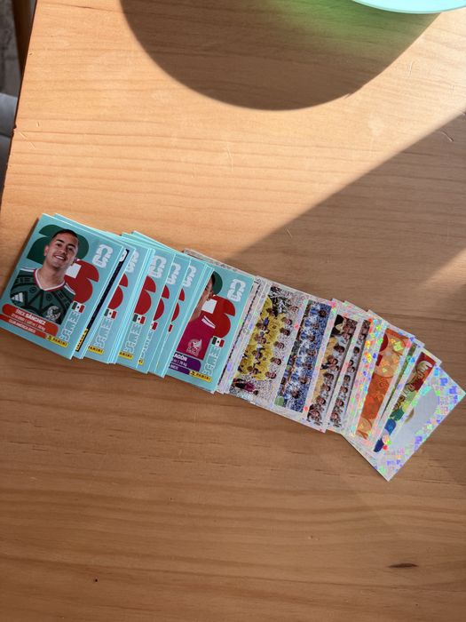 53 stickere Panini 10 ron bucata fiindca a dat messi gol<3