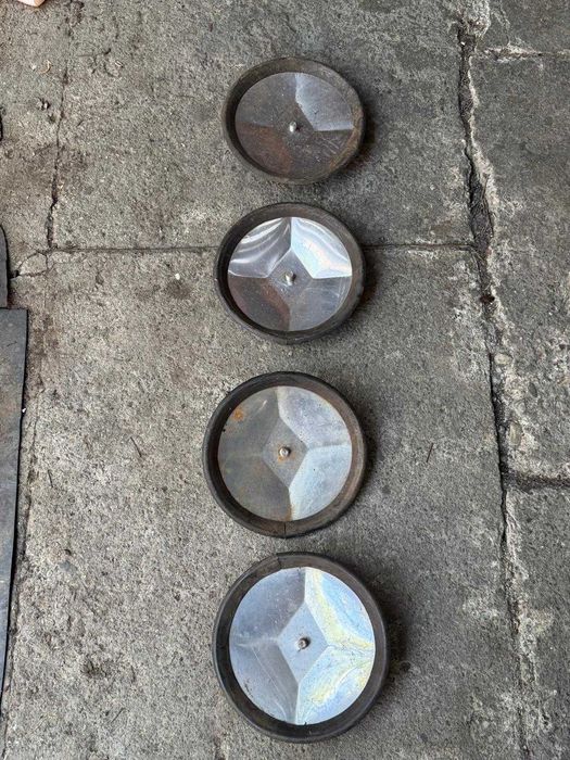 Set capace roata Dacia Renault 1980