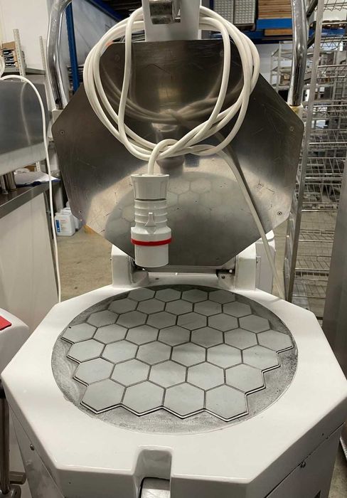 Divizor hidraulic Pietroberto (Presa hexagonala)