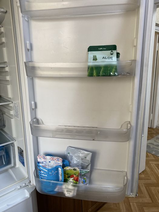 Холодильник белый