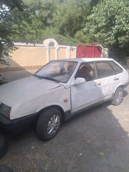 Ваз 21093 , белого цвета,  на ходу