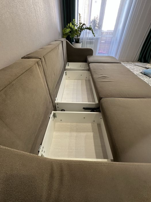 Продам диван 3 метра