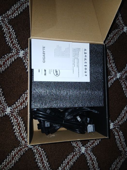 Блок питания GIGABYTE P550SS