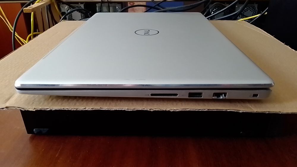 Dell Inspiron 7580 i7-8565U 8gb ram 512gb ssd