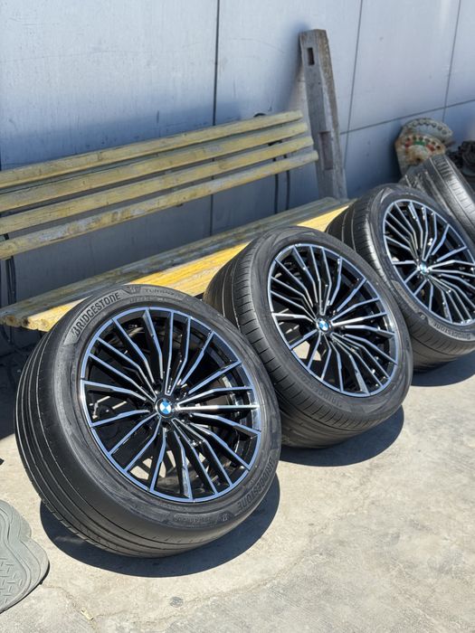 BMW 750 резины с дисками