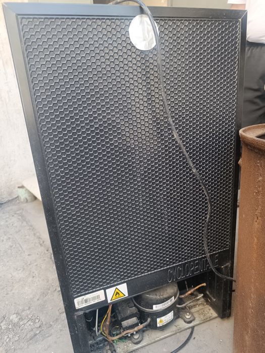 Продаю маленький холодильник