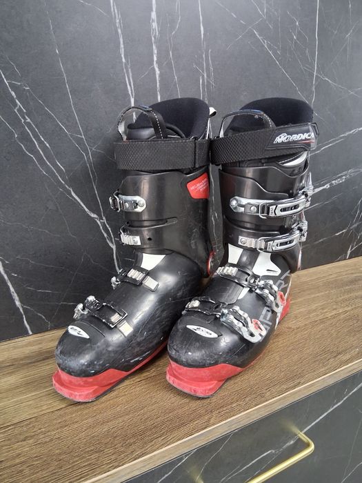 Nordica Sportmachine 80.