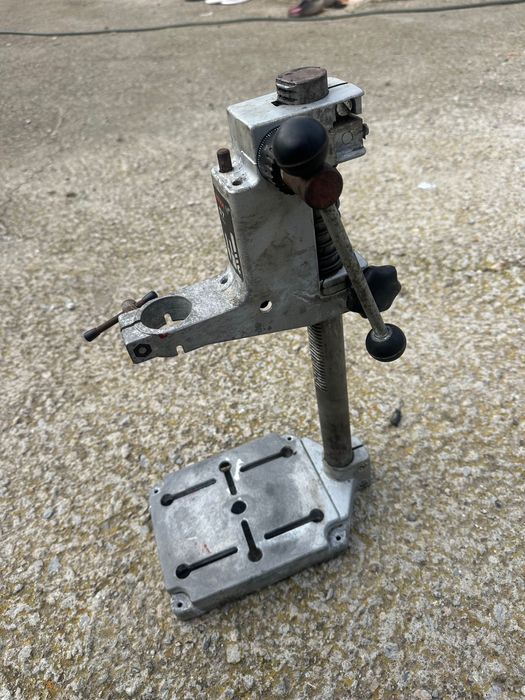 стойка за бормашина практикер