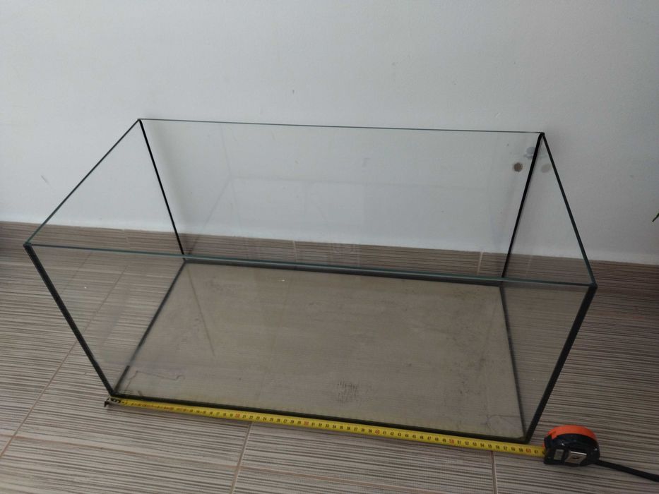 Acvariu mare pești, broască țestoasă sau hamsteri foarte bun