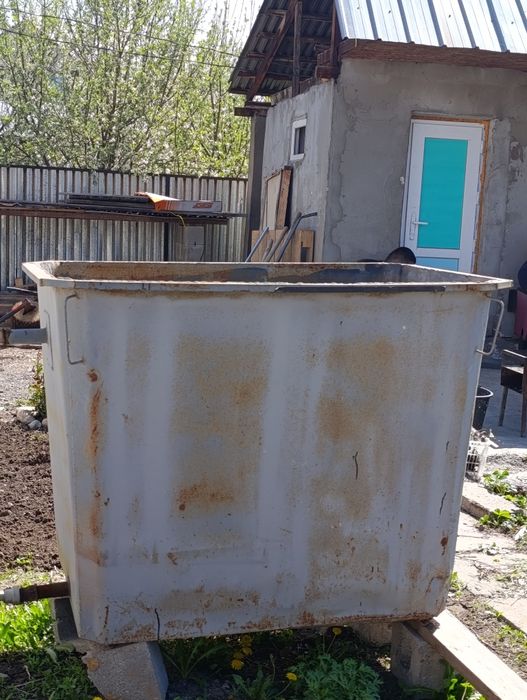 Продам Мусорный бак