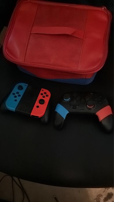 Комплект Nintendo Switch + 128GB MicroSD + Бонус Контролер и Голяма чанта за пренасяне