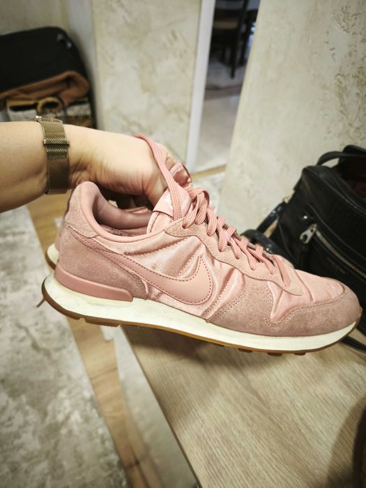 Дамски маратонки NIKE