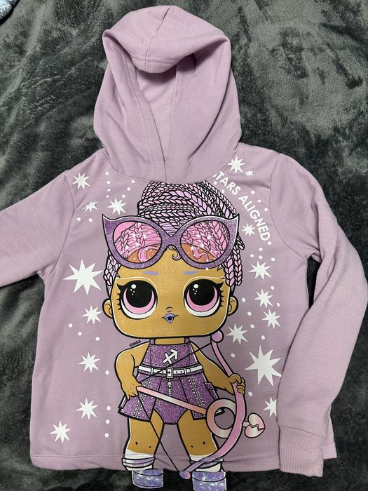 Hanorac cu glugă călduroasă.
Pentru fete 7-9 ani.
Mărimea 128