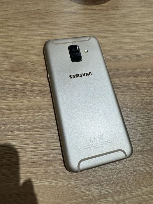 Самсунг А6.   32гб