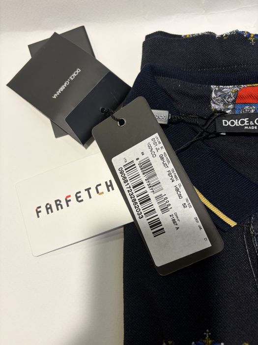 Тениска Dolce& Gabana тъмно синя ,размер 52.Закупена от FARFETCH