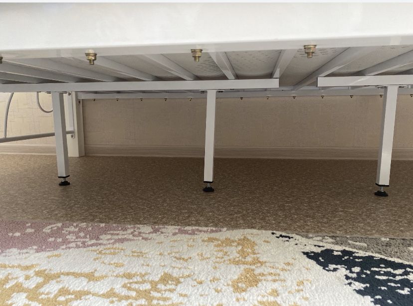 Продам кровать с матрасом