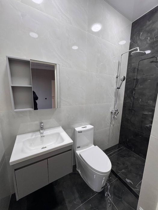 Уй сотилади.Уч кахрамон Айри ота махалласи