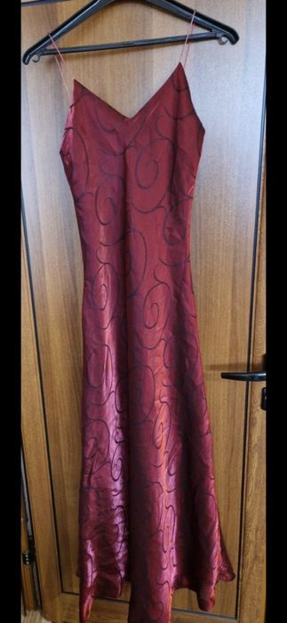 Елегантна дълга рокля, сатен, бордо