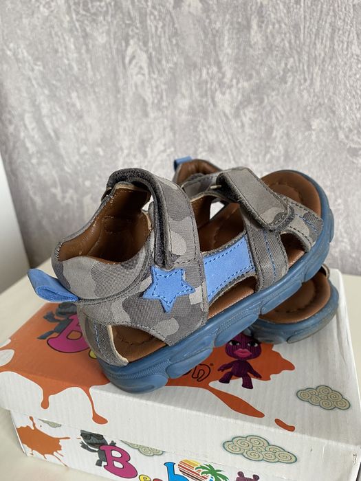 Детский сандалии