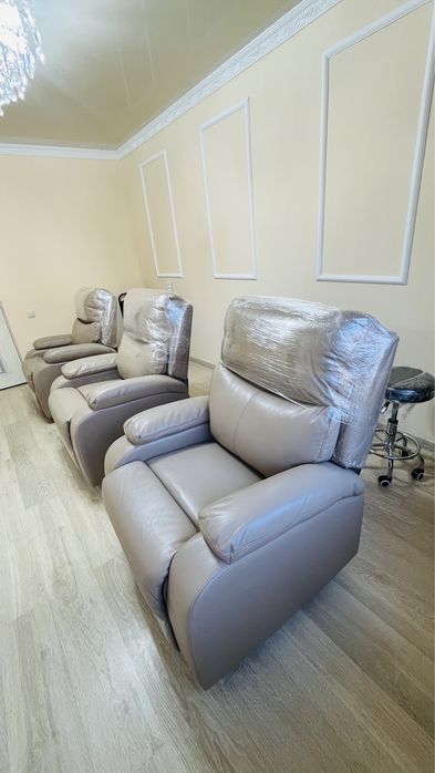 Сдаётся место в салоне (центр города)