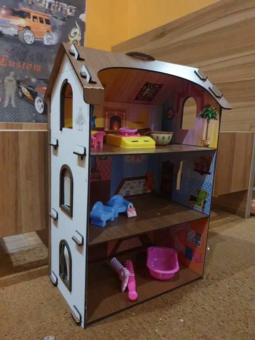 Домик для маленьких кукол