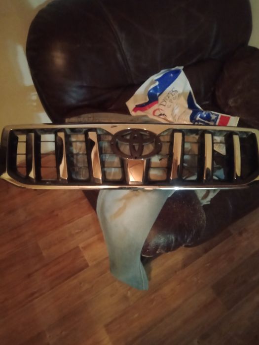 Prado , решетка радиатора