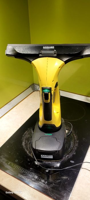 Акумулаторна стъклочистачка Karcher WV 5 Plus N Non-Stop Cleaning Kit