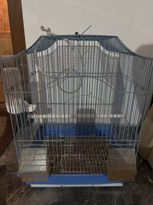 Продавам 5 бр клетки за птици