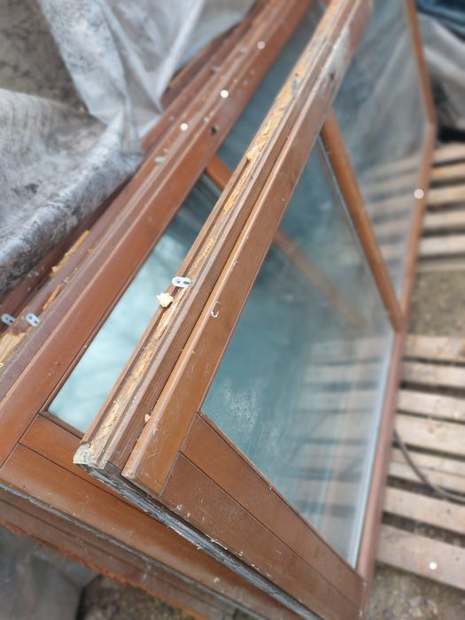 Geamuri și usi din termopan lemn