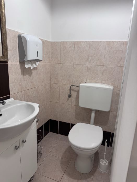 De vanzare spatiu de birou 4 camere,o baie situat vizavi de Politia Rutiera, in Targu Mures.