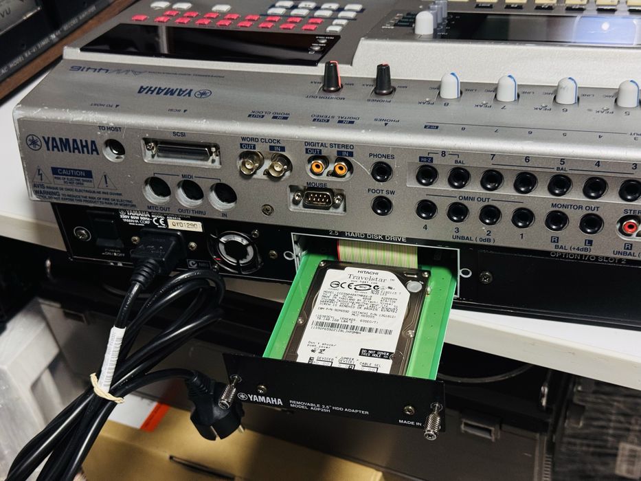 Mixer digital all in one YAMAHA AW-4416,workstation,16piste,HDD inclus