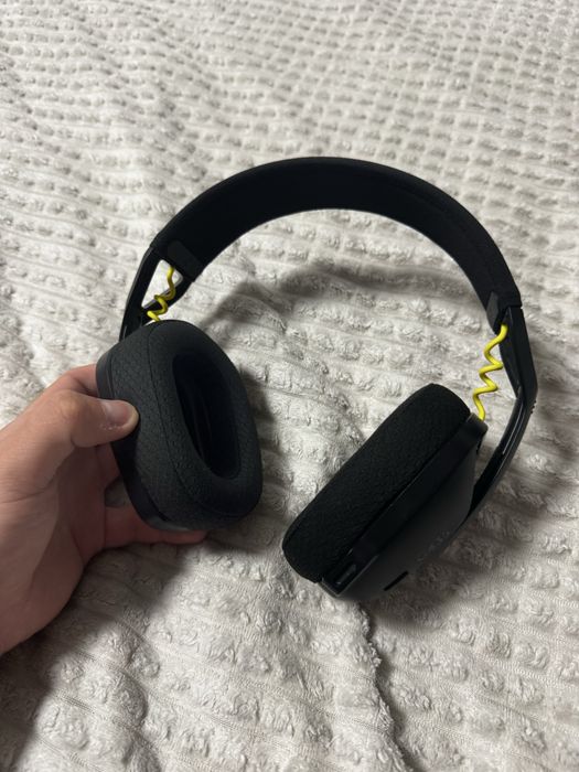 Casti Gaming Logitech G435 - inca in garantie