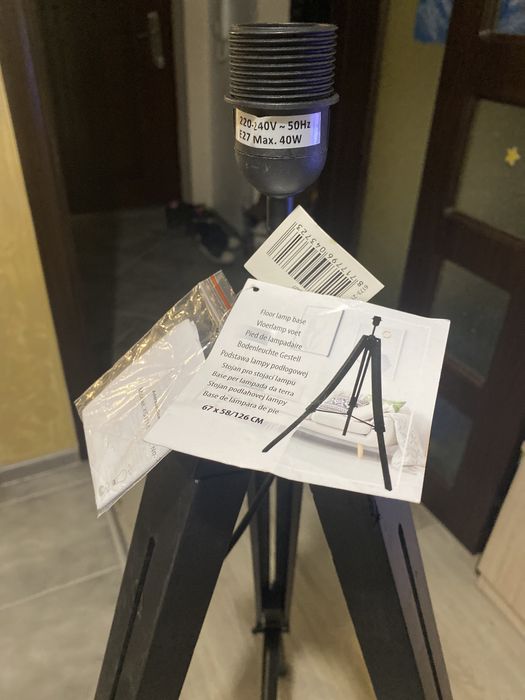 Подова лампа с регулируем дървен трипод тринога