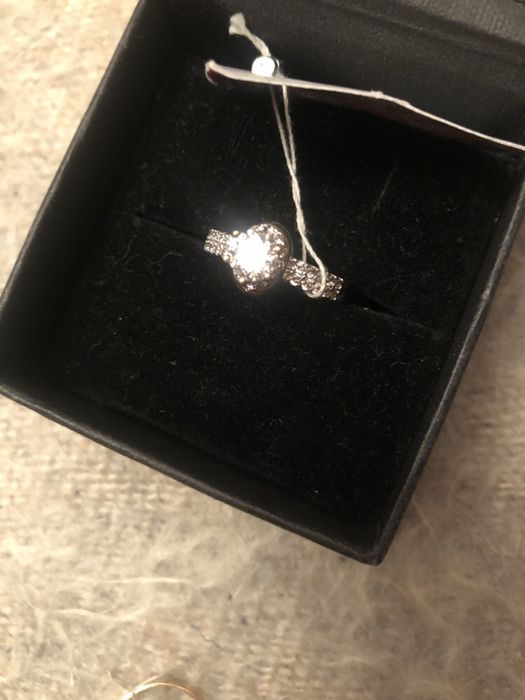 Продам серьги золото