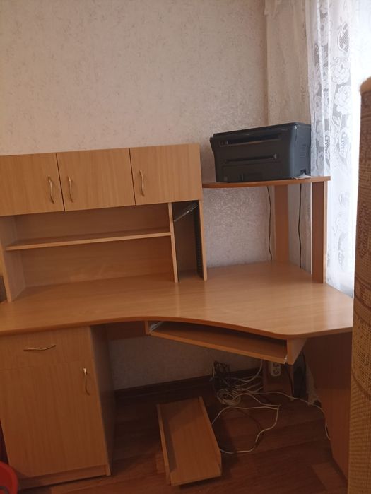 Продам стол ученический