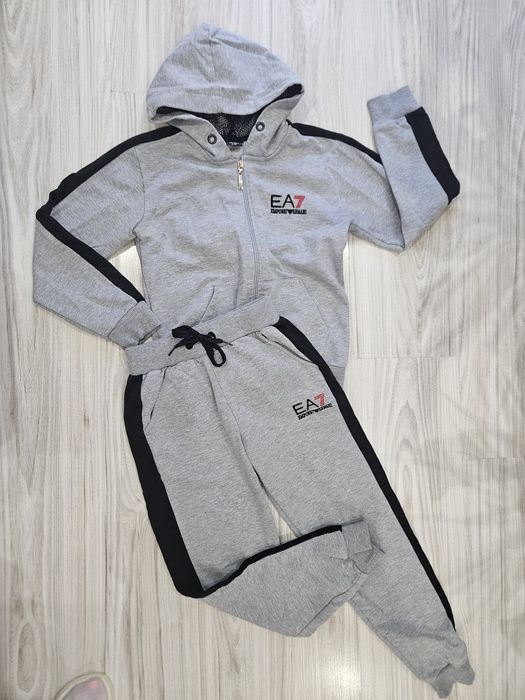 Детски спортен екип