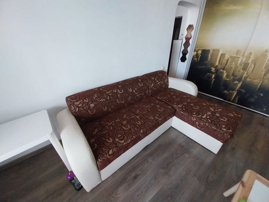 Canapea pe colt stare buna
